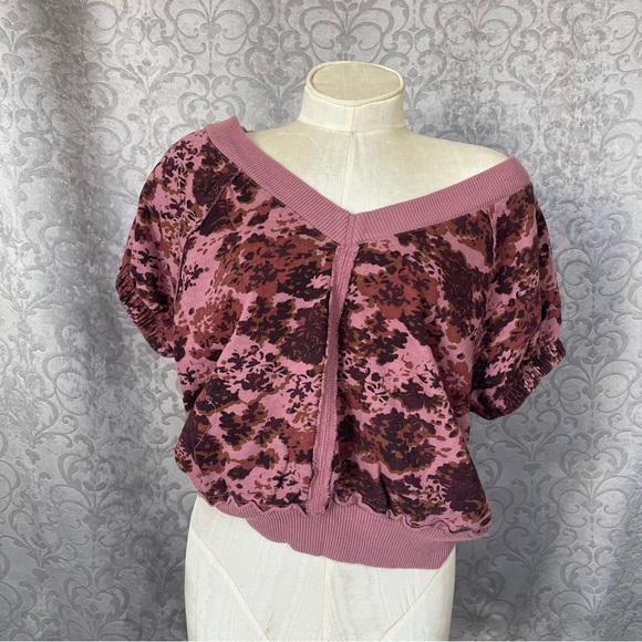 Anthropologie Berry color short
Sleeve Terry Sweasthirt V-Neck Floral print. - Picture 12 of 16